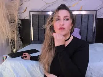 hera_godess — Goal 1 : Ride Dildo  (191 tokens remaining) Mommy Latina Hot #curvy #wifematerial #slut #bigass #belly