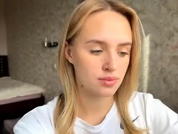 hermiladziekan — Goal: kiss cam for u !! Blonde Energy: Dancing & Playtime Live  Waiting for you ! |  #natural #18 #blonde #mistress #shy [11 tokens remaining]