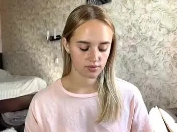 hermiladziekan — Goal: Let's start today with my sexy legs I am new here and your support is very important to me! Thank you! ^^ #teen #18 #cute #new #shy [20 tokens remaining]