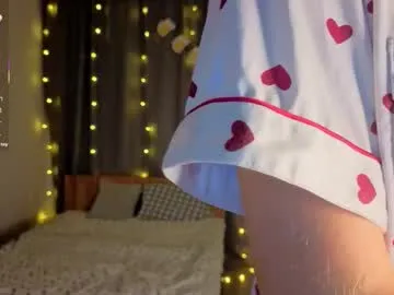 hiddenkyttyss — GOAL: Red ass [33 tokens remaining] Welcome to my room!  , I m Elly Today I miss you I want to play a little with you #smalltits #bigass #18 #young #new