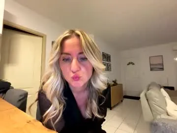 hollyandelon — Freechat on Chaturbate