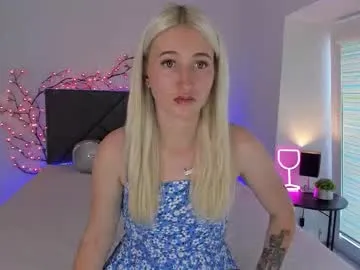 hollytaillor — Hollytaillor's room #pussyplay #beauty #naked #dance #beautiful