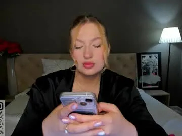hollyylee — GOAL:  Air Kiss [9 tokens remaining] Let's make this Day memorable Let's spend it together #nude #bigass #young #anal #bigboobs