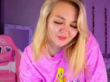 hornycakee — Goal: LOVENSE CONTROL 10 min #bigpussylips #teen #private #cute #masturbation - Next Goal: Get Naked