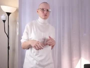 howdy_baldy — 1th day on CB / Goal: lick lips close to cam / My name Eva #new #shy #young #18 #teen [15 tokens remaining]