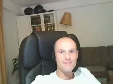 hugobos100 — Freechat on Chaturbate