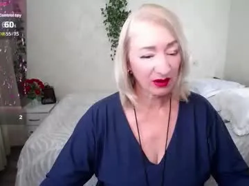 hunters_woman — GOAL: Tour over the body [18 tokens remaining] Welcome to my room! #mature #blonde #bigboobs #milf #bigass