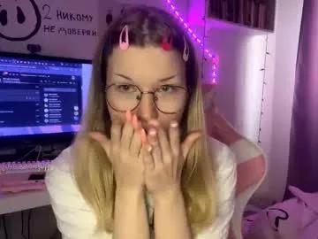 indiraclouden — It's good to see you on my first day ! Goal - play with my hair<3 #natural #new #shy #cute #18 [21 tokens remaining]