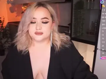 irena_barr18 — wanna talk ?  #curvy  #femdom #cuckold  #submissive  #bbw [3333 tokens remaining]