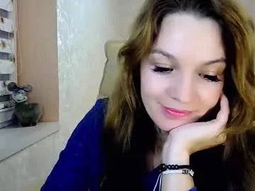 itslunaday — #shy #natural #smile #greeneyes #cuteface #lovense #sexynonnude