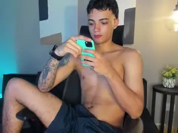jamesclemont — GOAL: flex with oil [333 tokens remaining] Hello! I want to have fun with you today, Say 