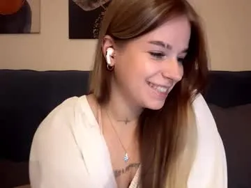 janniekeneipp — GOAL: Air kiss [15 tokens left] #new #18 #shy #cute #bigass