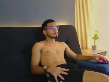 jaybrown_1 — GOAL: oil in the Cock [30 tokens remaining] Welcome my room horny is darling  #master    #ebony   #cum    #feet    #bigcock
