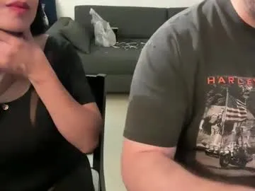 jbrow12 — 2nd Show! Remove a layer of clothes [555 tokens remaining] #bi #couple #bigtits #naturalboobs #cumshow