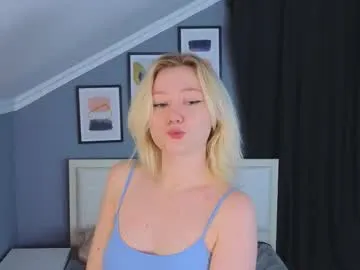 jennie_bond — Hi guys this is my second day here! Goal: Air kiss #shy #new #smalltits #18 #young [6 tokens remaining]