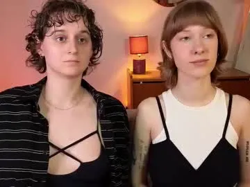 jitoon_exe — GOAL: hot kiss [333 tokens left]  #squirt #teen #bigboobs #bigass #lesbian