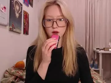 joan_kiss — GOAL: tease [31 tokens remaining] Welcome to my room! #skinny #blonde #bigboobs #german #new