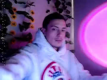 johan_parker222 — GOAL: Hello Parker [5 tokens remaining] Welcome to my room! #smoke #bigdick #tattoos #latino  #new