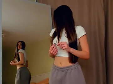 jolenerappleye — My name is Emma. I'm #new here and im happy to see you . MY GOAL: Air kiss ;) #18  #shy #natural #teen [5 tokens remaining]