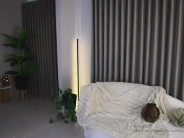 jovanna_smyth — Hello  , Chair dance in lingerie boobs out  [423 tokens left] #latina #bigboobs #bigass #new #curvy 