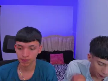 juan_nd_steven — Kiss boys [12 tokens remaining]