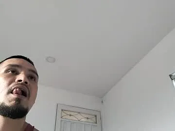 juanchis_24 — Freechat on Chaturbate