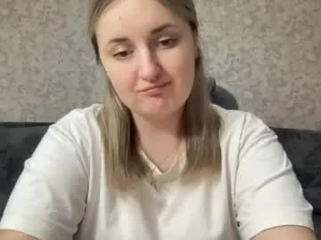 judevalenti — Goal:  To paint my lips with lipstick #lovense #cute #bigboobs #bigass #new - Next Goal:  Show my bra
