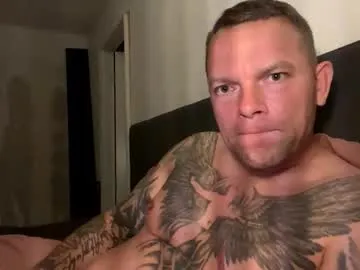 julemanddenmark — See me cum [500 tokens remaining]