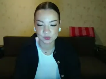 kamilla_kissesu — GOAL: Welcome to CB [100 tokens remaining] Welcome to my room! #18 #teen #shy #cute #new