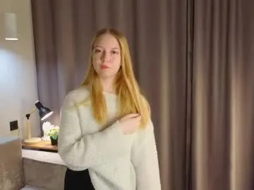 karen_lowe — let me feel the vibe #new #shy #18 #teen #blonde [50 tokens remaining]