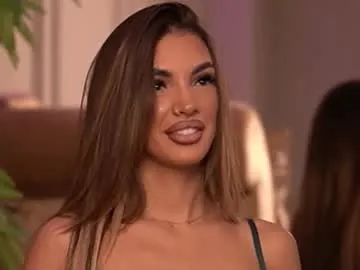 kendall_jolly — Big lips,big ass! Horny as always - Multi Goal: Flash pussy piercing  [457tk each Goal] #lovense #teen #smalltits #feet #bigass