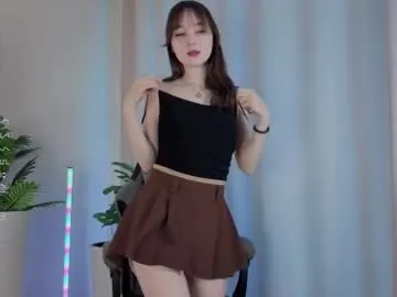 kerikloon — GOAL: Take off my top / bra [151 tokens remaining] Welcome to my room! 