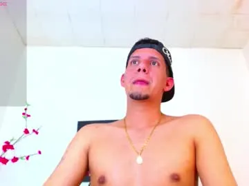 kevin__max_ — show cum [275 tokens remaining] #cum #bigcock #bigass #lovense #latino