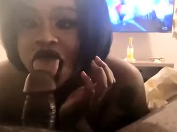 kiarasquirts — Freechat on Chaturbate