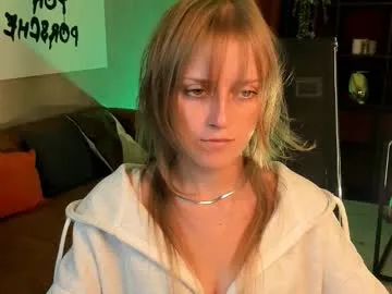 kiramontoyaa — GOAL: Take off your jacket [2222 tokens remaining] Welcome to my room! #cute #lovense #findom #young #petite