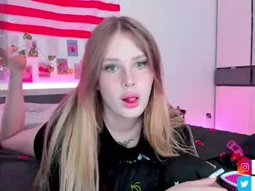 krisi_myrr — GOAL: show feet  My girl wants to cum in my mouth, help me:3 #smallcock #18 #bigass #cumshow #teen #cute