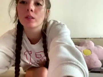 kylieexoxoxo2432 — Freechat on Chaturbate