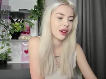 lama0 — show feet <3 #new #teen #18 #blond [99 tokens remaining]