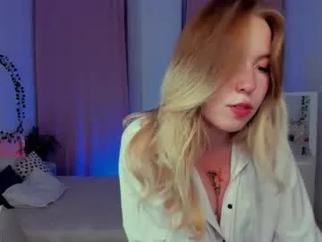 lanaroselle — Hi, its Lana, its my first day after vacation # 18 - Goal: hugs&kisses [55 tokens left] #new #lovense #teen #nonude