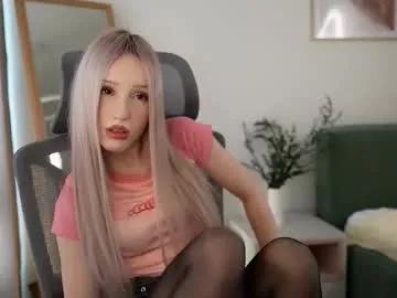 lauramusk — Hi, I'm Laura! This is my new adventure. I'm #new here, #shy #18 #nonude #teen