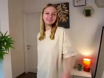 laurendarou — Hi hi I'm Ellie   GOAL: Welcome to chaturbate!! #new #18 #natural #shy #cute [13 tokens remaining]