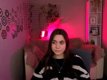 laurenmurrr — GOAL: my first goal [333 tokens remaining] Welcome to my room! #cute #brunette #party #nonude #new
