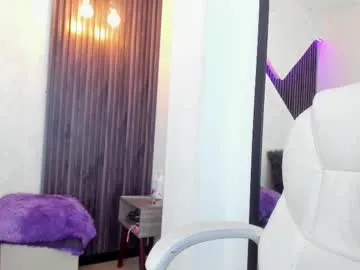 laurin_clauz — GOAL: OUT LONGUE [20 tokens remaining] Welcome to my room, I hope you have a good time, my Domi is on #pantyhose #asian #latina #daddy #deepthroat