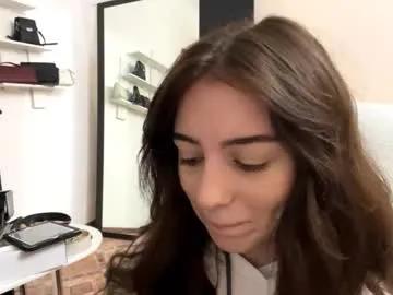 leahduran — change lipstick color #18 #shy #new #cute #skinny [10 tokens remaining]