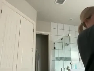 leanneluxecouple — Goal: Play with Tits! #bigboobs #bigass #milf #bigtits #lovense - Next Goal: Get Me Naked!