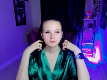 leila_xxbaby — GOAL: Remove the top [29 tokens remaining] Hi! I'm Leila Im #18 yo! Lets have fun <3 #skinny #shy #teen #daddy