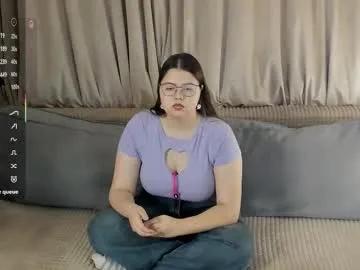 leishacaves — GOAL:suck and lick my fingers [25 tokens remaining]