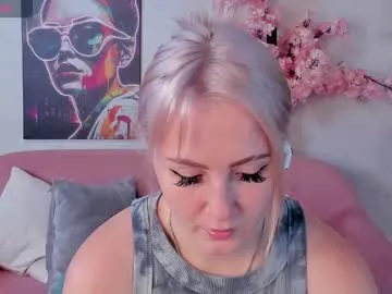 leslie_bell — GOAL: The sheet is like a skirt [45 tokens remaining] Welcome to my room! #squirt #blonde #natural #bigboobs #tease