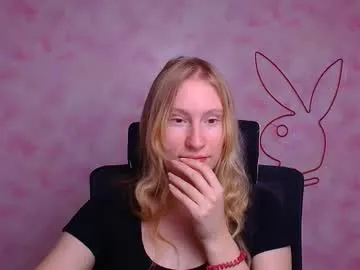 leylaice — GOAL: Dance [396 tokens remaining] Welcome to my room! #shy #blonde #skinny #teen #new