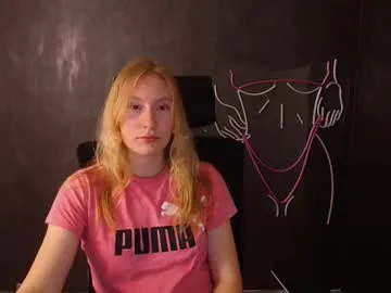 leylaice — GOAL: Dance [391 tokens remaining] Welcome to my room! #shy #blonde #skinny #teen #feet